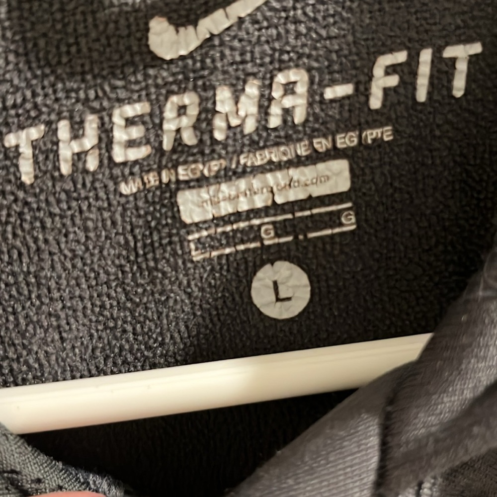 Nike Men’s Large Therma Fit Hoodie - Picture 2 of 2